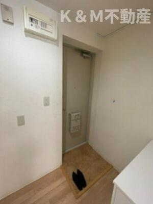 北小金ハイツの玄関|落ち着いた玄関です
同タイプ反転間取り