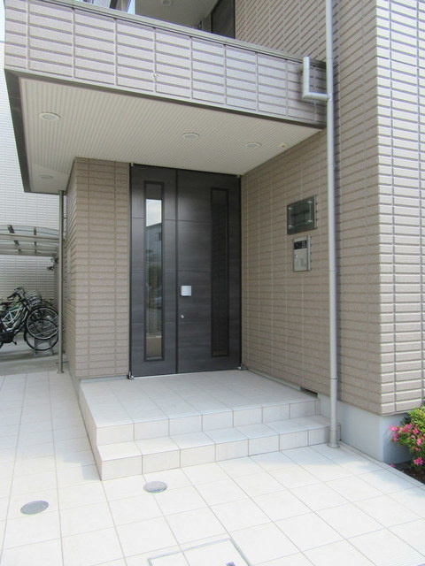 プリムローズ元町のエントランス|★オートロック付き★