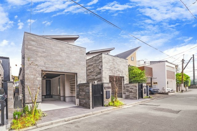 新築分譲［ミラクラス大倉山］の前面道路含む現地写真