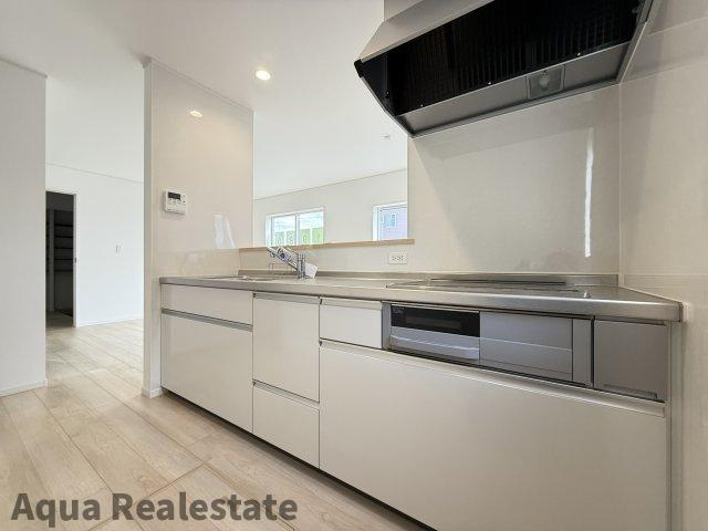 丸亀市土器町東３丁目の新築一戸建の居間・リビング|おしゃれな居間です