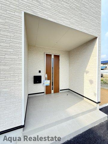 丸亀市土器町東３丁目の新築一戸建の玄関|玄関です