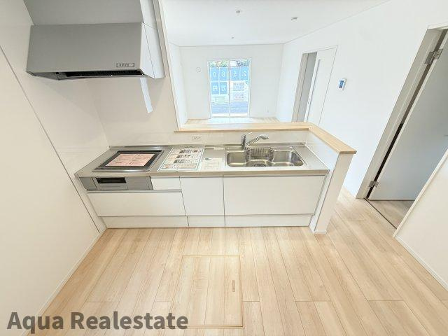 丸亀市土器町東３丁目の新築一戸建の居間・リビング|ゆったり過ごせる居間です