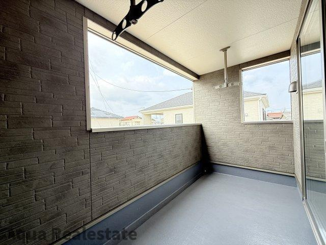 丸亀市土器町東３丁目の新築一戸建のバルコニー|広々としたバルコニーです