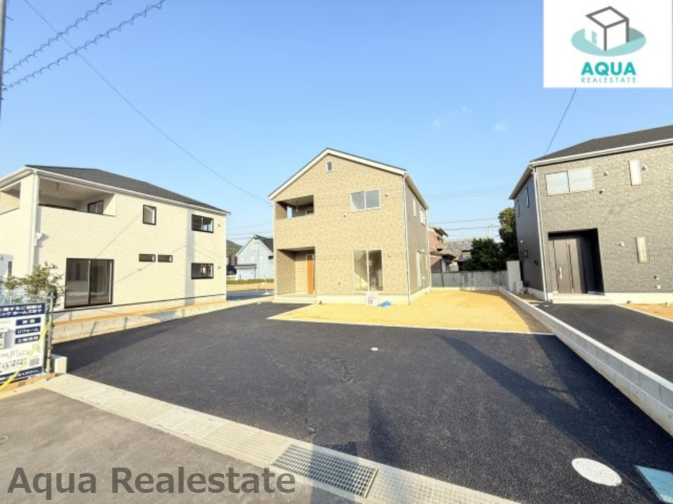 丸亀市土器町東３丁目の新築一戸建の居間・リビング|使いやすいリビングです