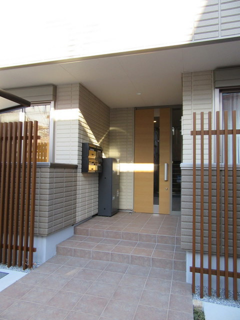 ガーデンハイツのエントランス|★オートロック付きエントランス★