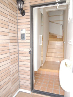 【玄関】 | ラ・アルカンシエル | 明るい玄関です