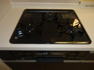 【キッチン】 | Ｐｅａｃｅ（ピース） | 三口コンロ