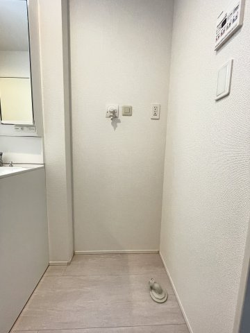 新築戸建・建売　大泉町寄木戸7期　GRAFARE　全5棟のランドリースペース|広々と洗濯機を置くことができるので上段のスペースに収納を増やすこともできそうです！