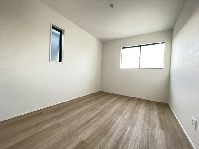 新築戸建・建売　大泉町寄木戸7期　GRAFARE　全5棟の洋室