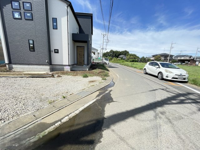 新築戸建・建売　大泉町寄木戸7期　GRAFARE　全5棟の前面道路含む現地写真