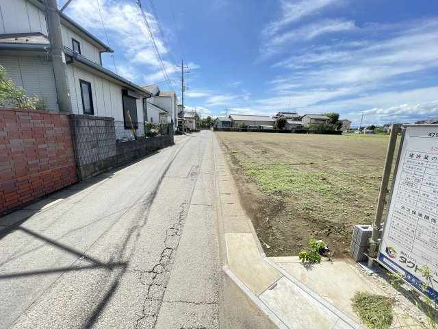 新築戸建・建売　大泉町寄木戸7期　GRAFARE　全5棟の前面道路含む現地写真