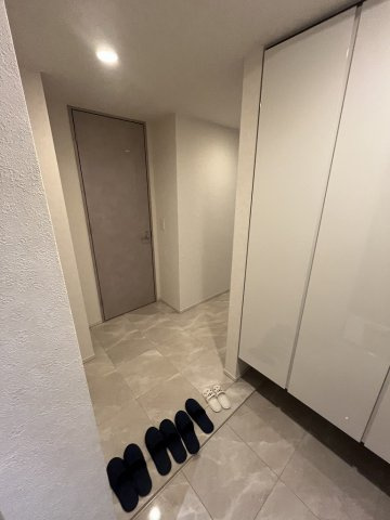 プレミスト東銀座築地アークコートの玄関