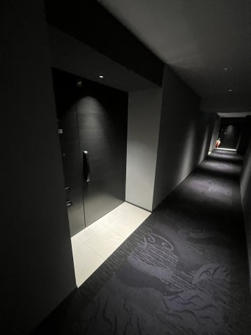 プレミスト東銀座築地アークコートの玄関