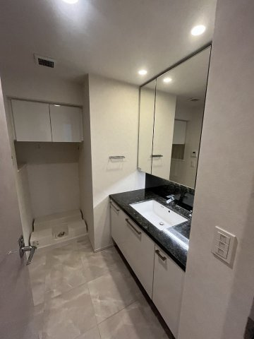 プレミスト東銀座築地アークコートの独立洗面台