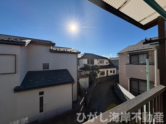 茅ヶ崎市浜竹4丁目　中古戸建の展望|南側に建物が迫らず、青空と陽光が広がる開放的な眺望。