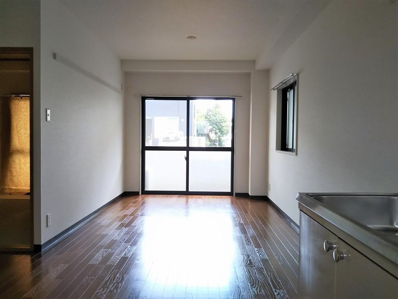 さいたま市桜区西堀９丁目の賃貸マンションの居間・リビング|こちらの居間で趣味の時間をお楽しみください