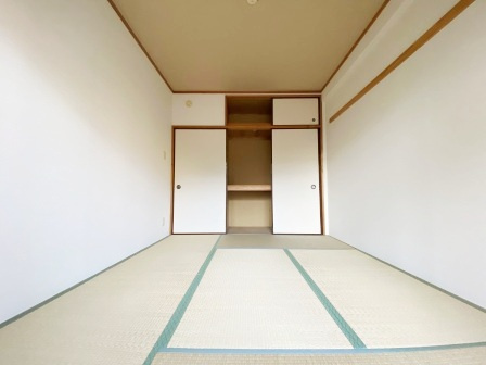 さいたま市桜区西堀９丁目の賃貸マンションの和室|畳の上でゆっくりとくつろげる和室です