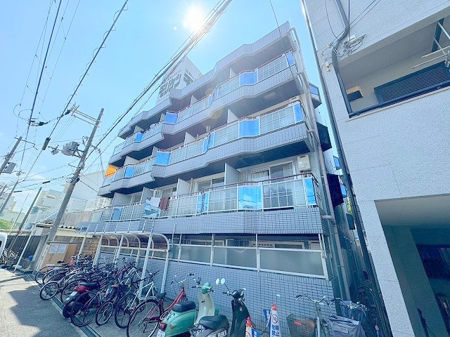 ロータリーマンション上新庄の外観