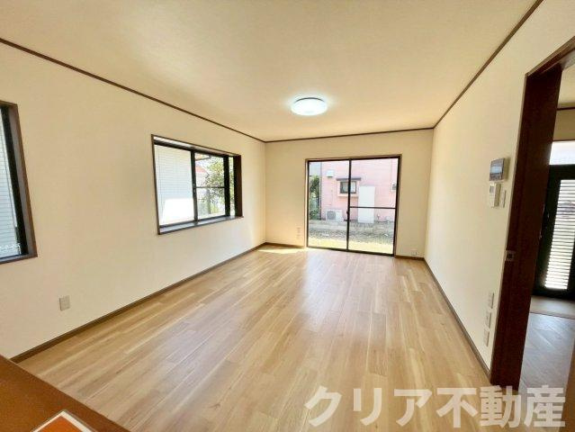 【居間・リビング】 | 伊勢崎市富塚町　中古住宅