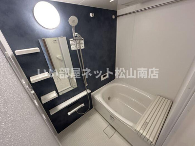 【浴室】 | LAYOVER