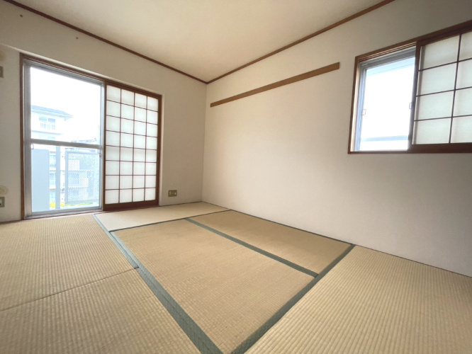 高槻阿武山二番街２０１号棟の和室|北側約6帖の和室