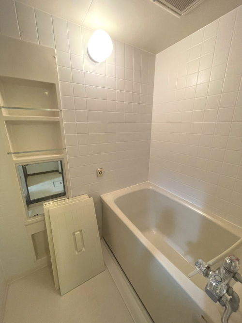 高槻阿武山二番街２０１号棟の浴室