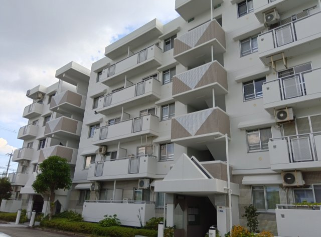 高槻阿武山二番街２０１号棟の外観