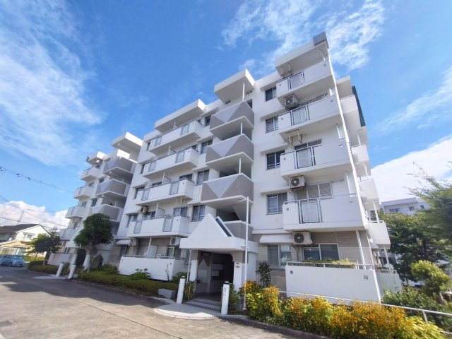 高槻阿武山二番街２０１号棟の外観