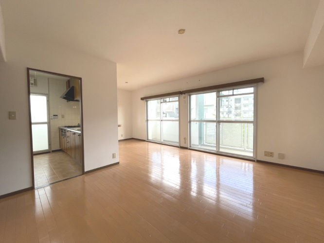 高槻阿武山二番街２０１号棟の居間・リビング|LDK