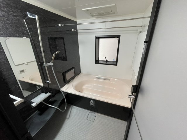 守口市金田町2丁目　一戸建ての浴室|浴室TV付
■物件内覧・資金計画相談・住宅ローン相談、リフォーム相談、お問合せ受付中■
※当日・翌日のご内覧、ご相談はお電話でのお問合せがスムーズです！