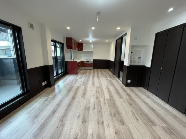 守口市金田町2丁目　一戸建ての居間・リビング|LDK18.5帖
■物件内覧・資金計画相談・住宅ローン相談、リフォーム相談、お問合せ受付中■
※当日・翌日のご内覧、ご相談はお電話でのお問合せがスムーズです！