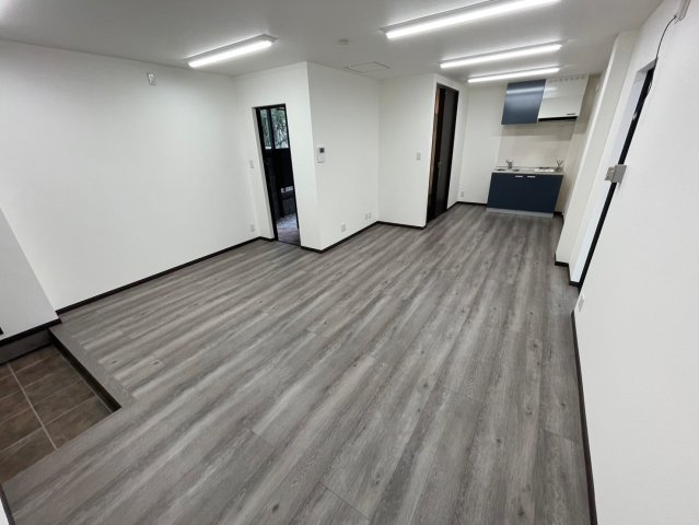 守口市金田町2丁目　一戸建ての内装|1階フリースペース　店舗・事務所としても使えます
■物件内覧・資金計画相談・住宅ローン相談、リフォーム相談、お問合せ受付中■
※当日・翌日のご内覧、ご相談はお電話でのお問合せがスムーズです！