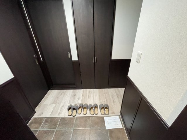 守口市金田町2丁目　一戸建ての内装|玄関内部
■物件内覧・資金計画相談・住宅ローン相談、リフォーム相談、お問合せ受付中■
※当日・翌日のご内覧、ご相談はお電話でのお問合せがスムーズです！
