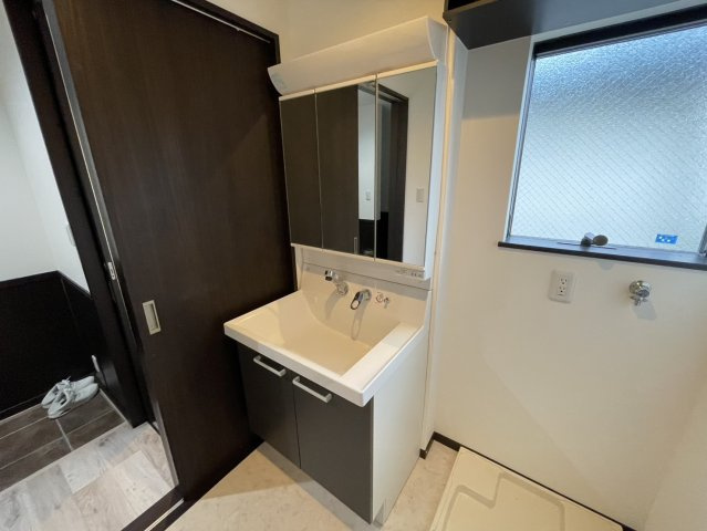 守口市金田町2丁目　一戸建ての独立洗面台|■物件内覧・資金計画相談・住宅ローン相談、リフォーム相談、お問合せ受付中■
※当日・翌日のご内覧、ご相談はお電話でのお問合せがスムーズです！