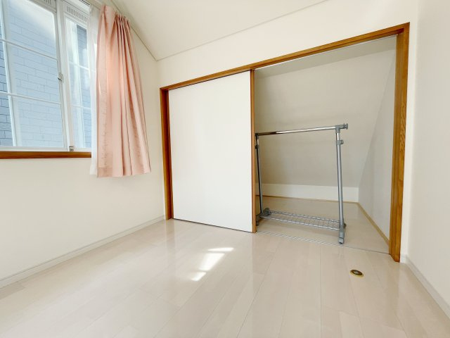 中古戸建・収納豊富　郡山市富田町上鶴蒔田の収納|洋室にも収納がついているのでハンガーや衣装ケースなどで上手に収納♪