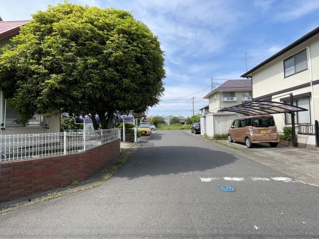 中古戸建・収納豊富　郡山市富田町上鶴蒔田の前面道路含む現地写真