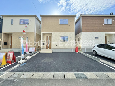 【外観】 | 静岡市葵区上伝馬 3期 新築一戸建て 5号棟 | 現在建築中の外観画像です。ご内覧は同じメーカーの完成物件へご案内いたしますので、いつでもご相談ください！