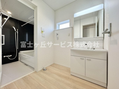 【脱衣所】 | 静岡市葵区上伝馬 3期 新築一戸建て 6号棟 | 脱衣場です