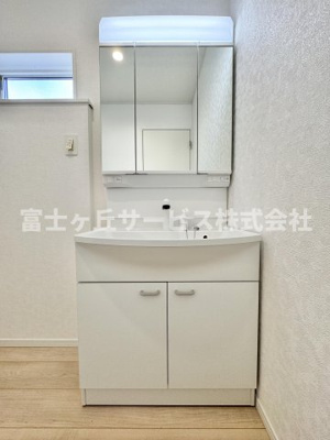 【独立洗面台】 | 静岡市葵区上伝馬 3期 新築一戸建て 6号棟 | 朝の身支度に便利な独立洗面台です