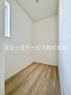 【収納】 | 静岡市葵区上伝馬 3期 新築一戸建て 6号棟 | 収納豊富なウォークインクローゼット