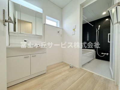 【脱衣所】 | 静岡市葵区上伝馬 3期 新築一戸建て 7号棟 | 脱衣場です