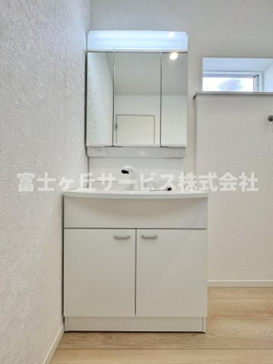 【独立洗面台】 | 静岡市葵区上伝馬 3期 新築一戸建て 7号棟 | 朝の身支度に便利な独立洗面台です