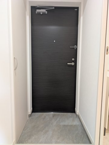 CREST西新の玄関