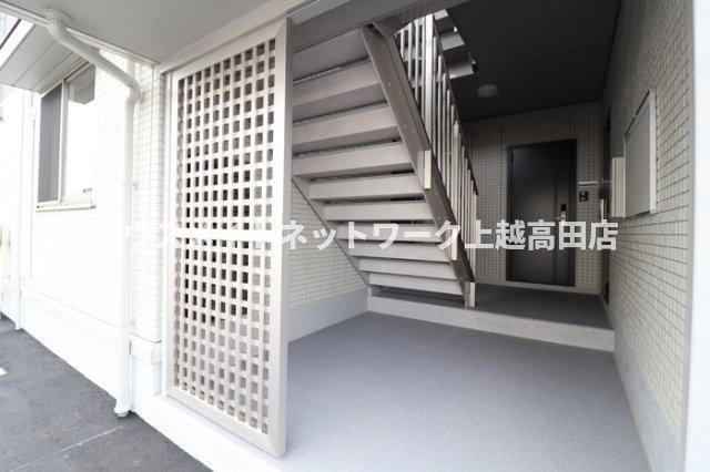 レフィナード Ｂのエントランス|エントランス