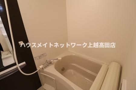 レフィナード Ｂの浴室|浴室