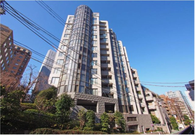 ★仲介手数料無料★シエルトーレ三番町(三番町の高台に立地　1階に交番併設）の外観