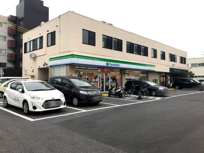 ファミリーマート新長喜町店 徒歩9分。 650m