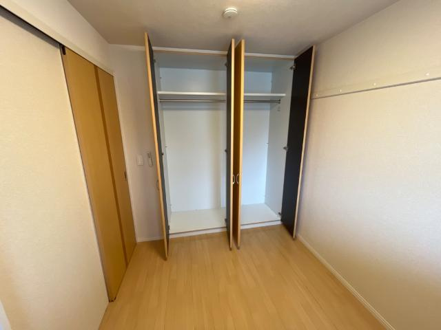 カレント中央の収納|クローゼット