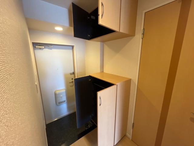 カレント中央の内装|シューズボックス