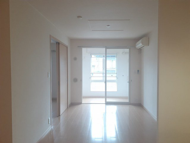 スパシアス　Ｅの居間・リビング|ゆったりとしたリビングです